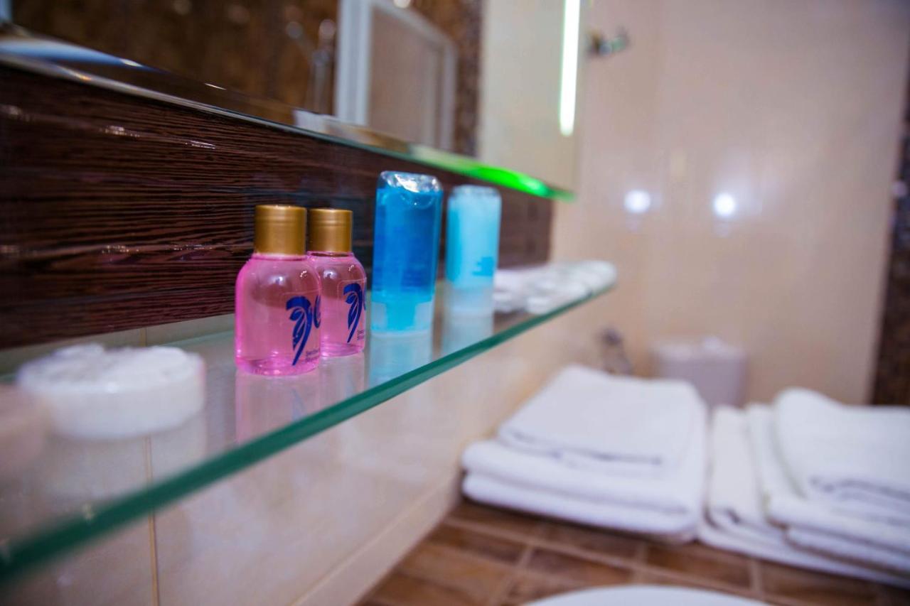 Siesta Hotel Kharkov Ngoại thất bức ảnh
