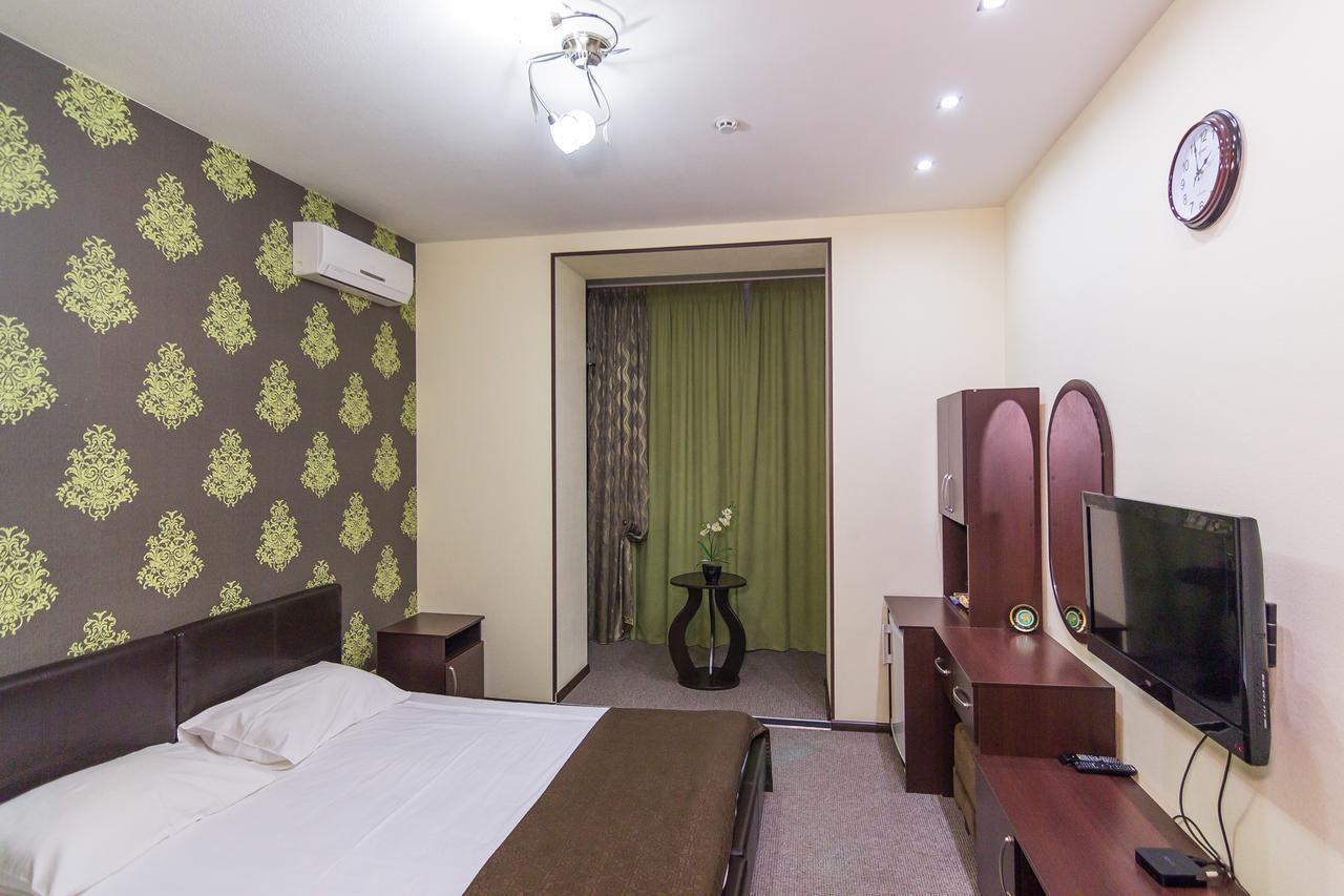 Siesta Hotel Kharkov Ngoại thất bức ảnh